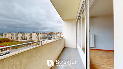 Appartement - 80 m² - 3 pièces