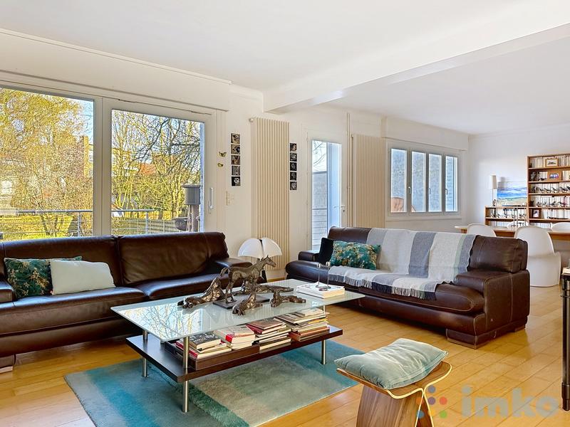 Maison - 256 m² - 8 pièces