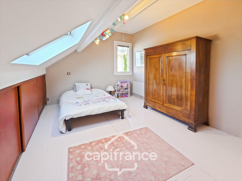 Maison - 207 m² - 7 pièces