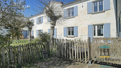 Maison ancienne - 232 m² - 9 pièces