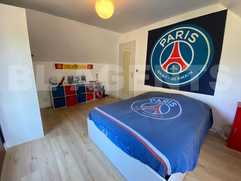 Maison traditionnelle - 160 m² - 6 pièces