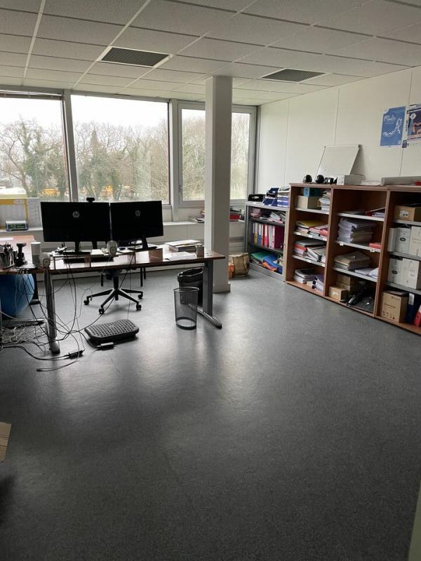 Bureau - 713 m²