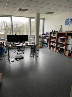 Bureau - 713 m²