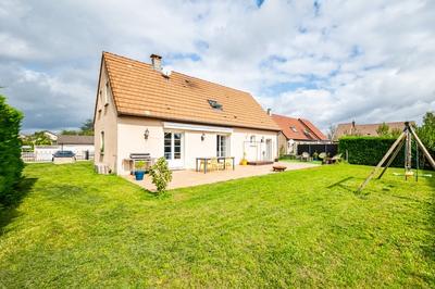 Maison - 110 m² - 6 pièces