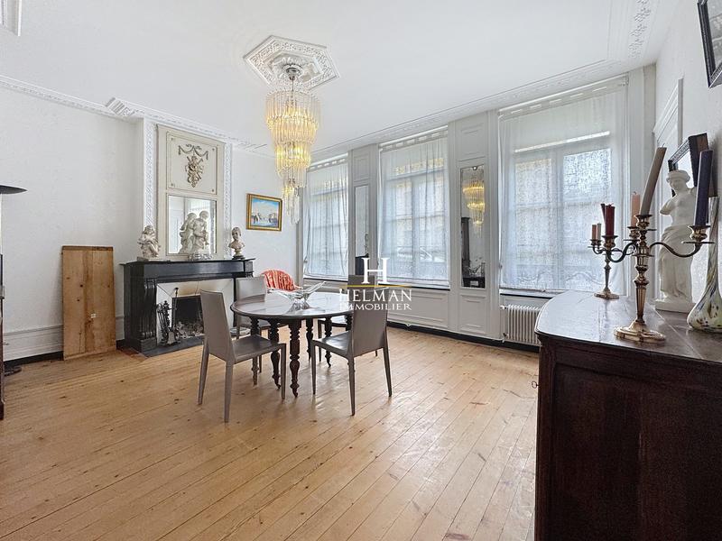 Maison - 348 m² - 11 pièces