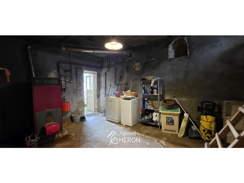 Maison - 201 m² - 7 pièces