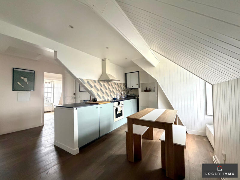 Maison - 210 m² - 10 pièces