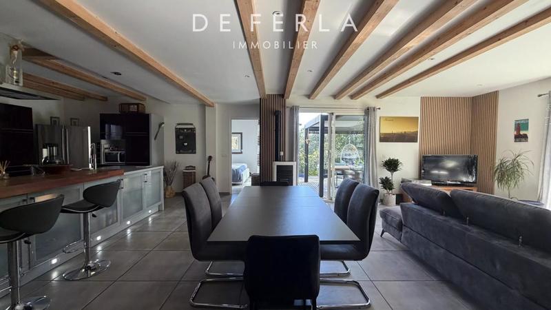 Maison - 196 m² - 7 pièces