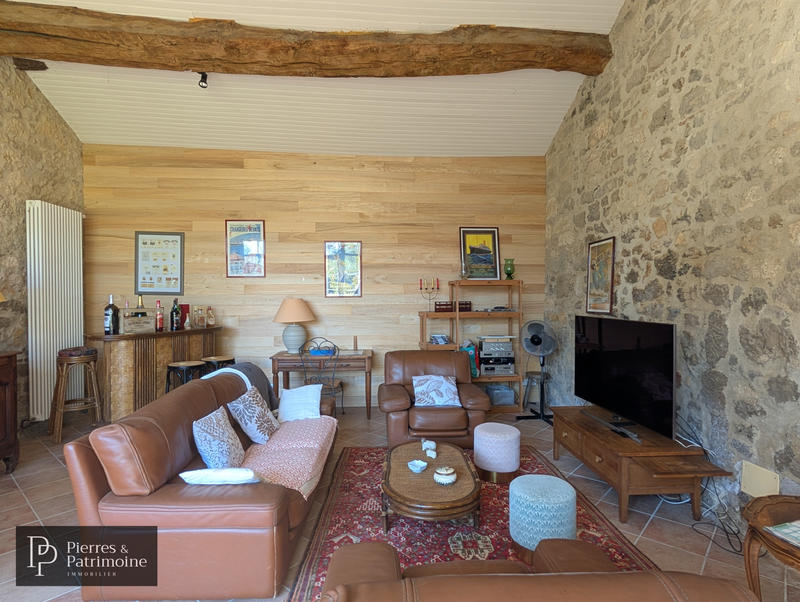 Propriété - 308 m² - 9 pièces