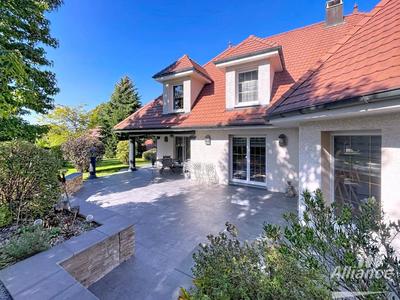 Propriété - 255 m² - 6 pièces