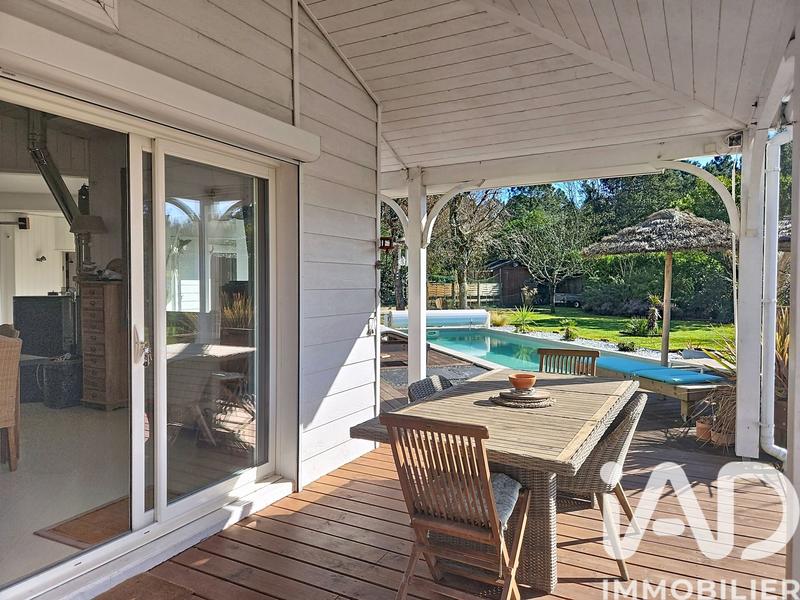 Maison - 198 m² - 8 pièces