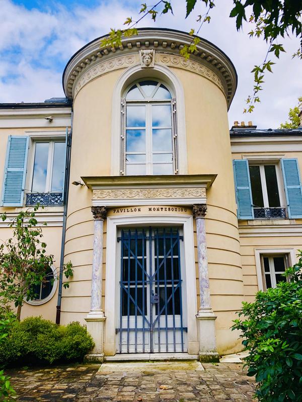 Maison - 876 m² - 20 pièces