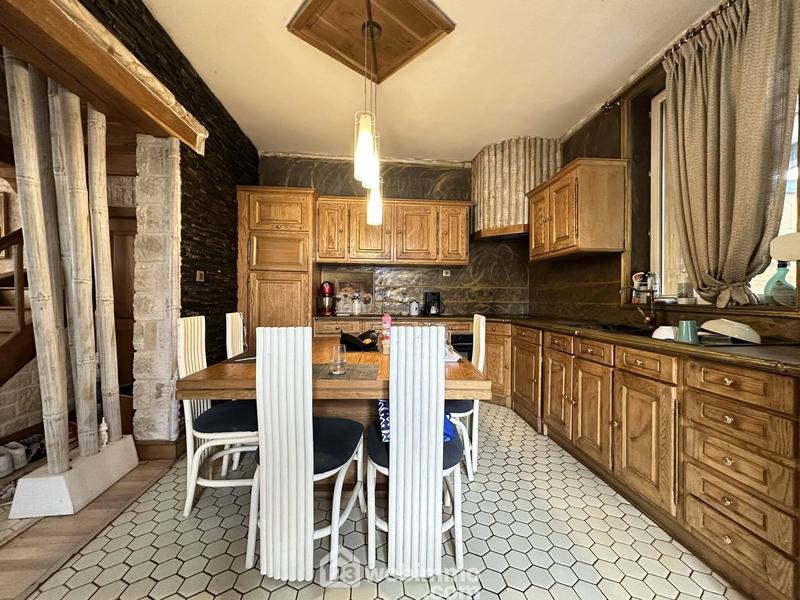 Maison - 196 m² - 8 pièces