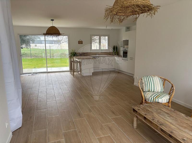 Maison - 96 m² - 4 pièces