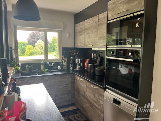 Appartement - 100 m² - 5 pièces