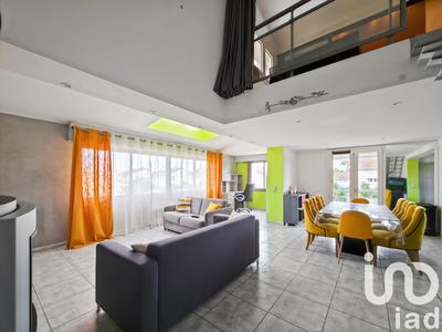 Maison - 206 m² - 8 pièces