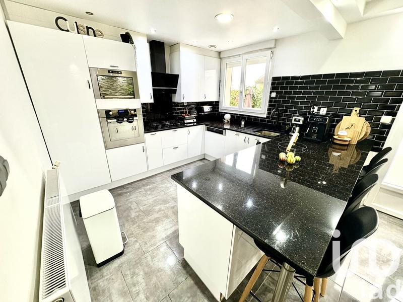 Maison - 137 m² - 8 pièces