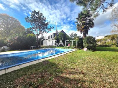 Maison - 172 m² - 8 pièces