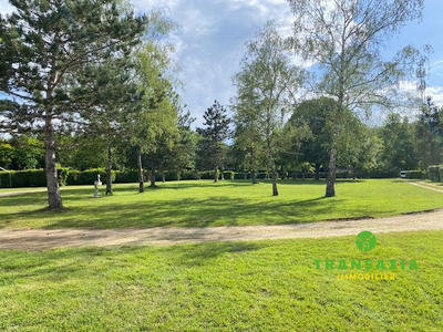 Fonds de commerce - 13 000 m²