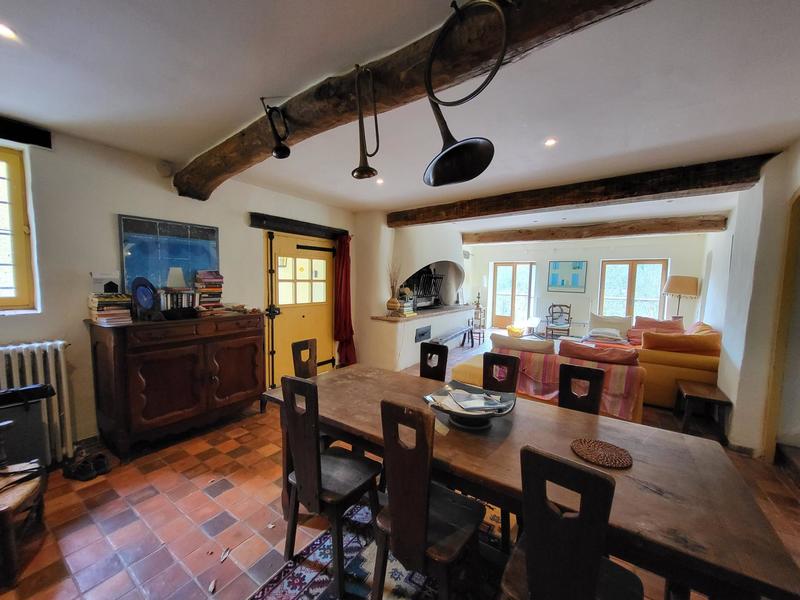 Maison - 360 m² - 11 pièces