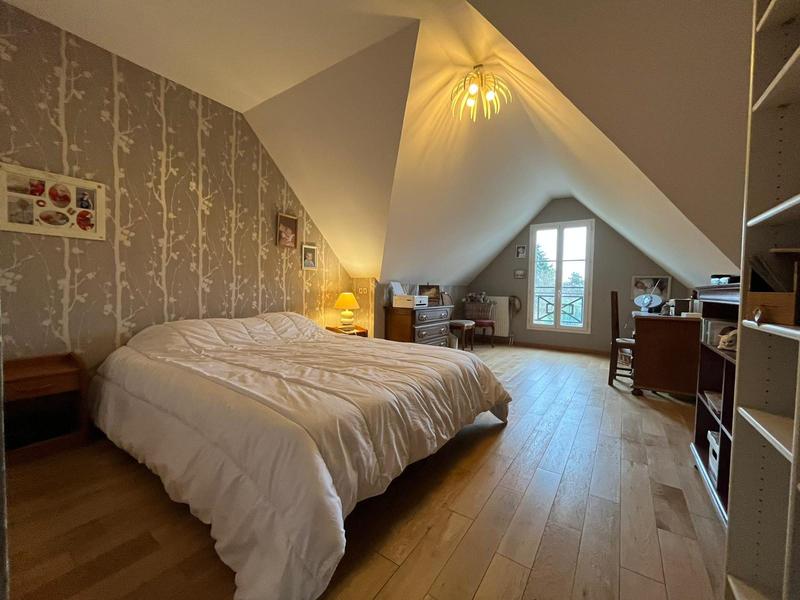 Maison - 171 m² - 7 pièces