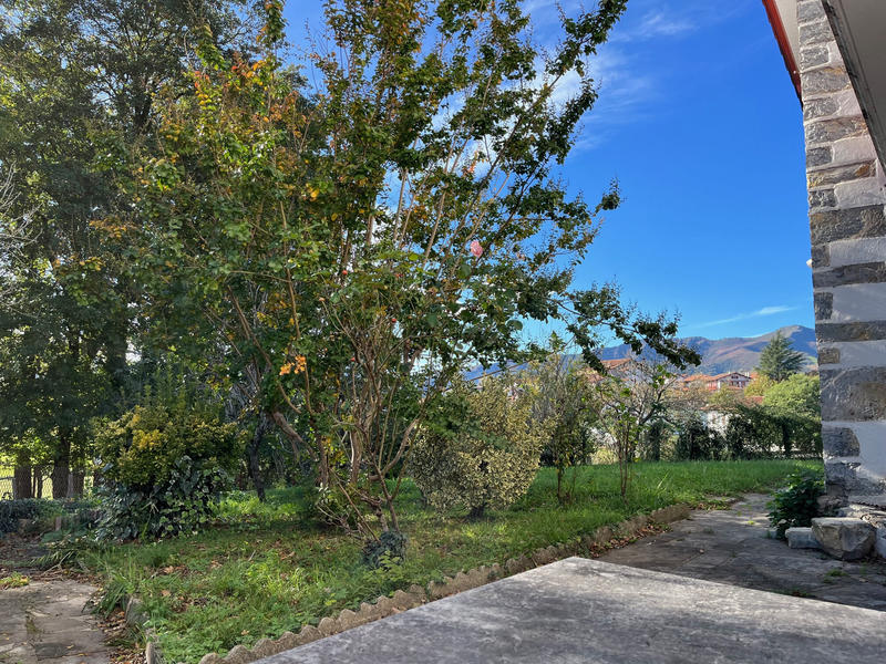 Maison - 214 m² - 10 pièces