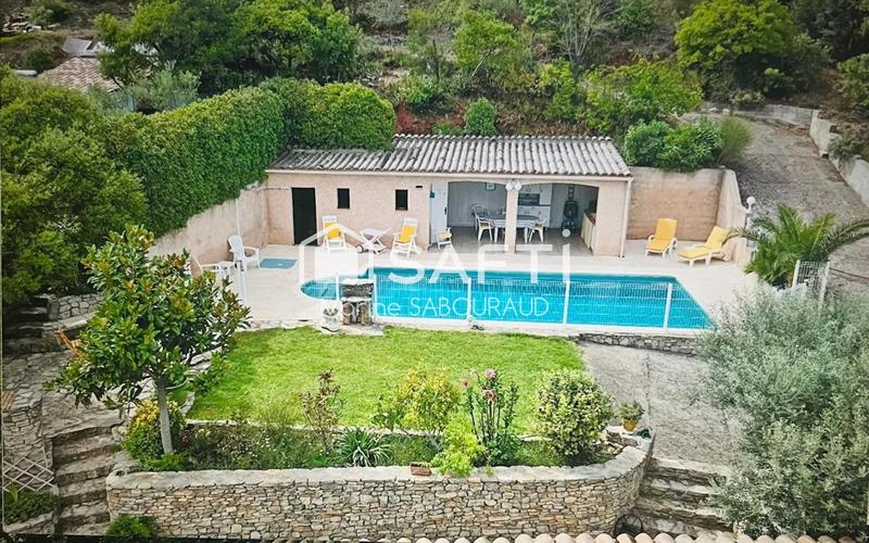 Maison - 250 m² - 10 pièces