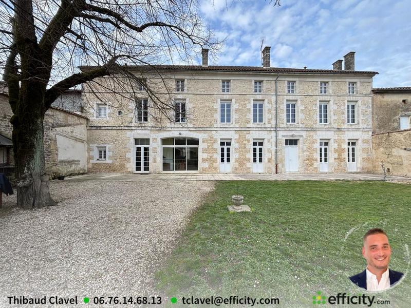 Maison - 416 m² - 15 pièces