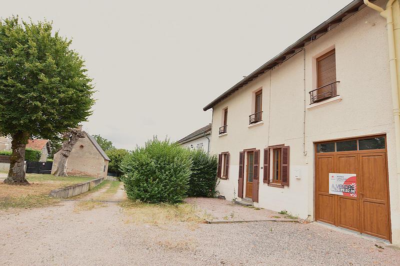 Maison - 168 m² - 8 pièces