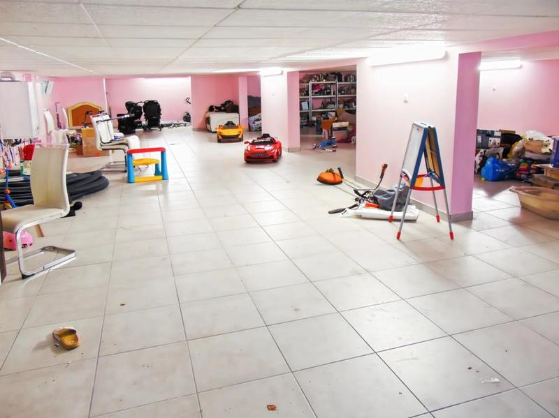 Maison - 145 m² - 9 pièces