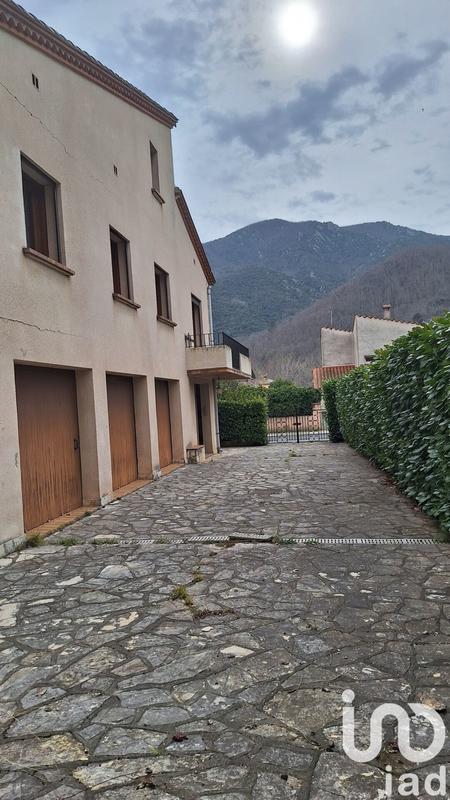 Maison - 208 m² - 12 pièces