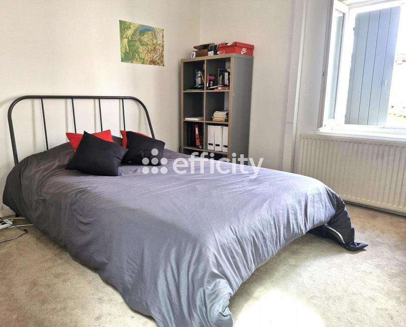 Maison - 374 m² - 9 pièces