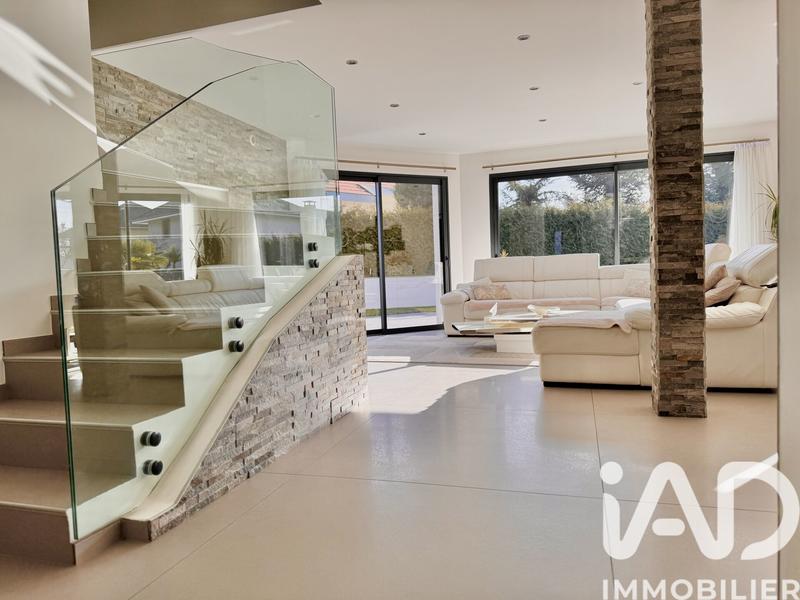 Maison de maîtres - 320 m² - 7 pièces