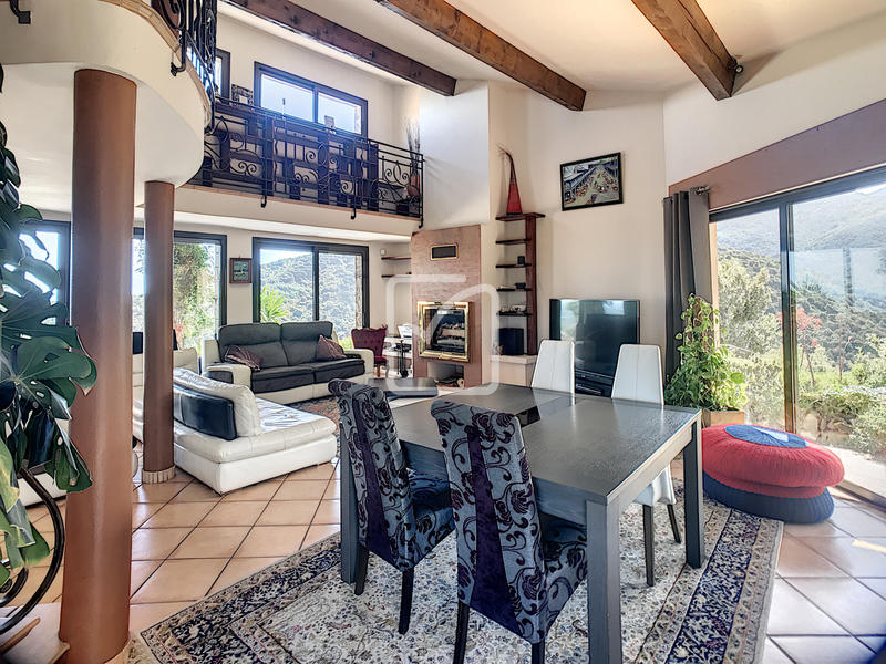 Propriété - 130 m² - 4 pièces