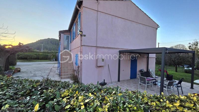 Maison traditionnelle - 140 m² - 6 pièces