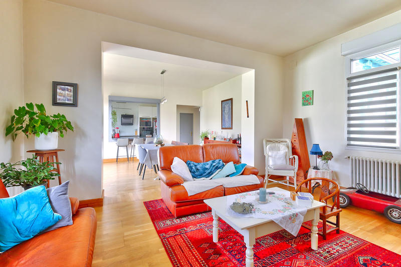 Propriété - 260 m² - 13 pièces