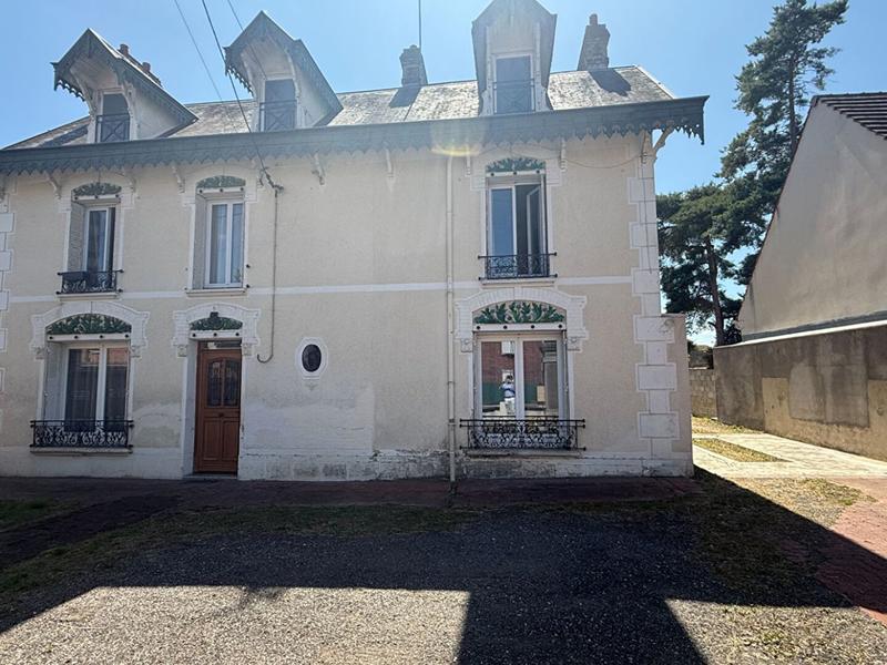 Maison - 172 m² - 10 pièces