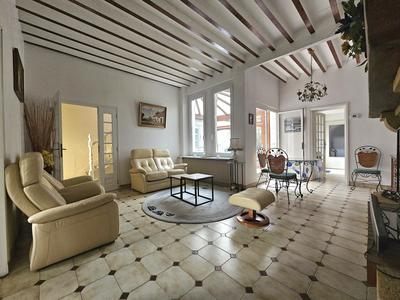 Maison - 145 m² - 9 pièces