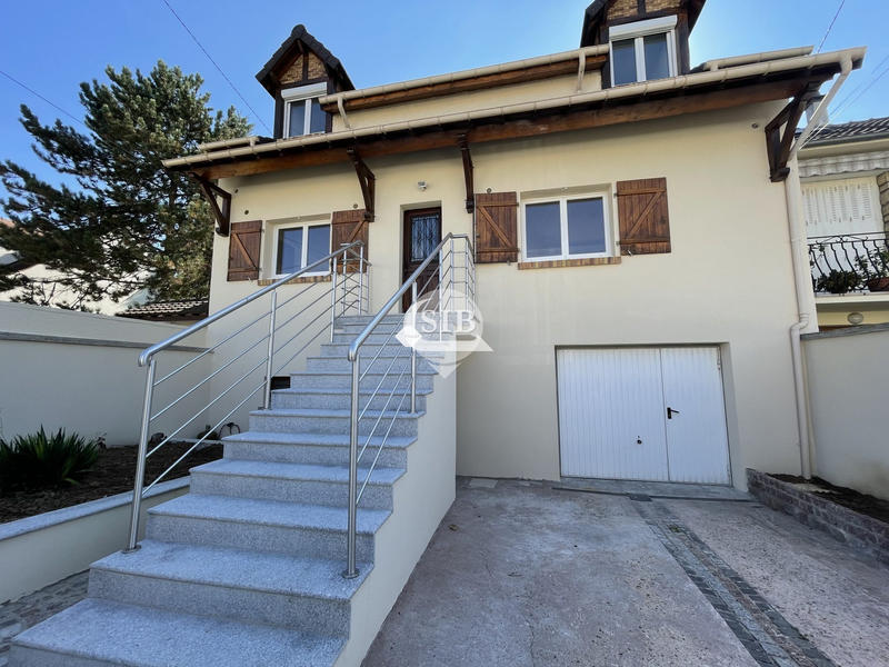 Maison - 96 m² - 6 pièces