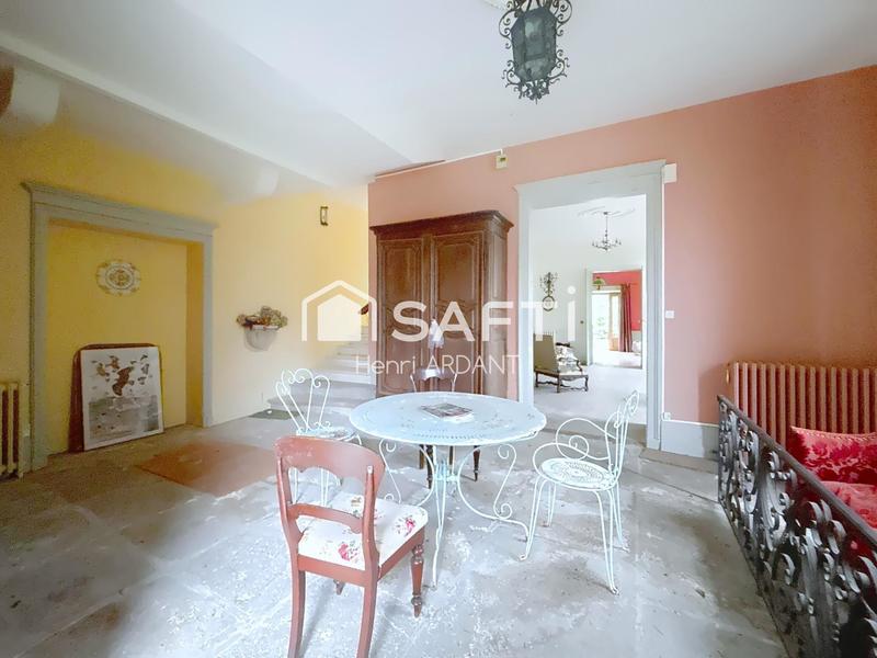 Maison - 600 m² - 13 pièces