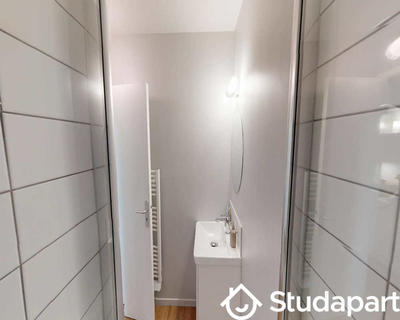 Chambre - 70 m² - 1 pièce