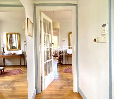 Maison de maîtres - 220 m² - 7 pièces