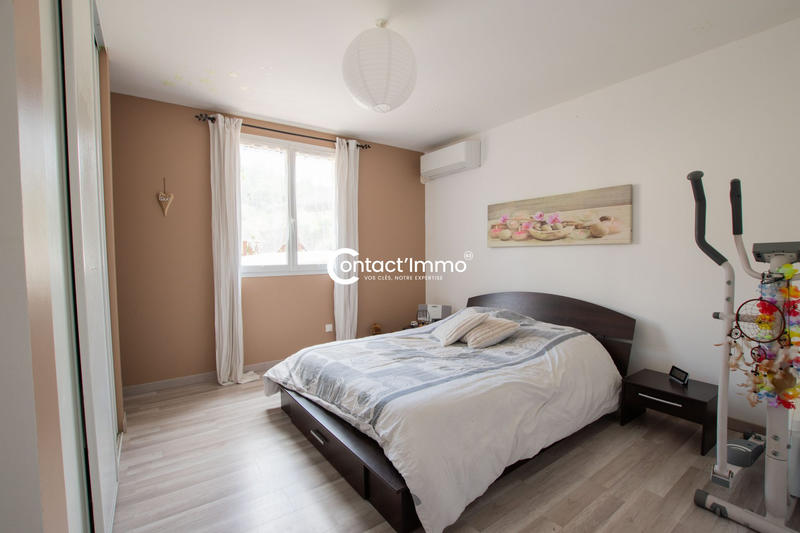 Maison - 202 m² - 9 pièces