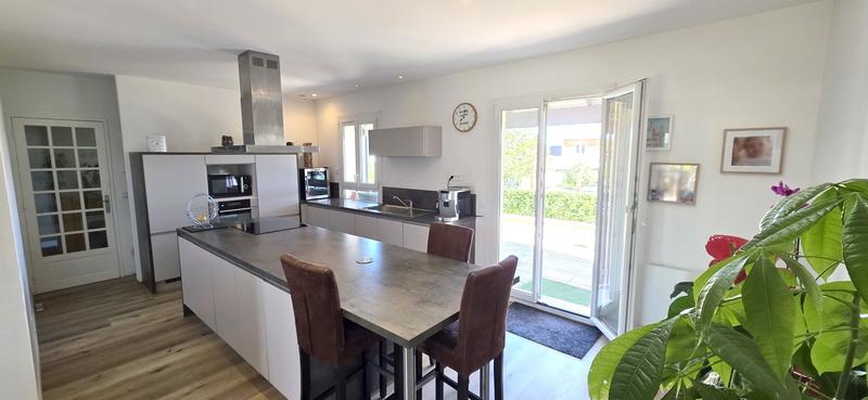 Maison - 180 m² - 7 pièces