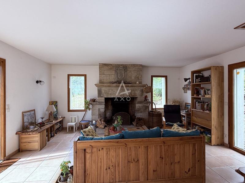 Maison - 210 m² - 9 pièces