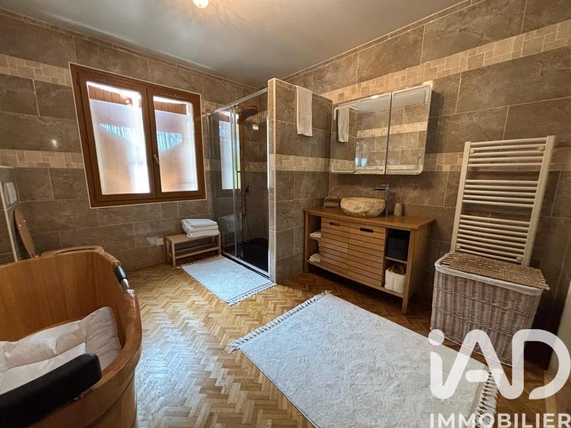 Maison - 137 m² - 5 pièces