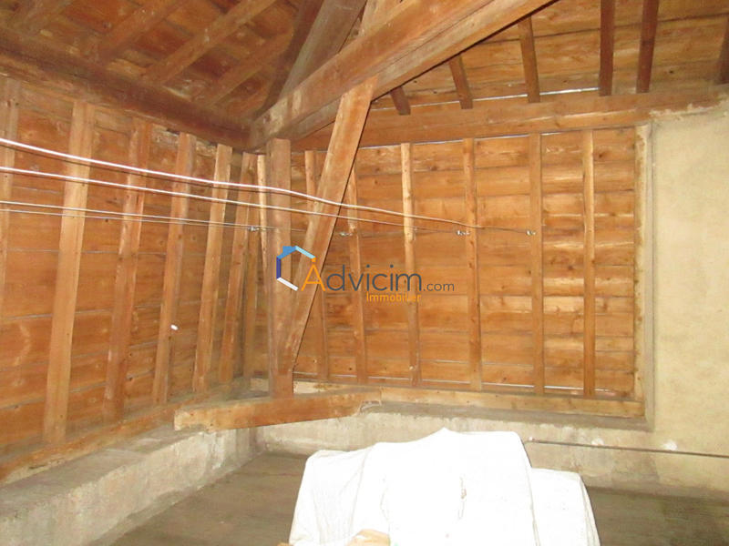 Maison - 260 m² - 9 pièces