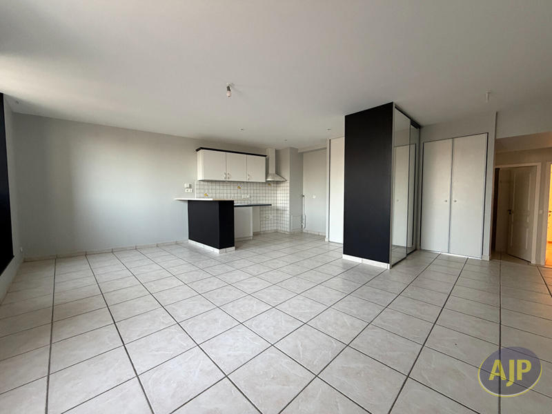 Appartement - 80 m² - 3 pièces