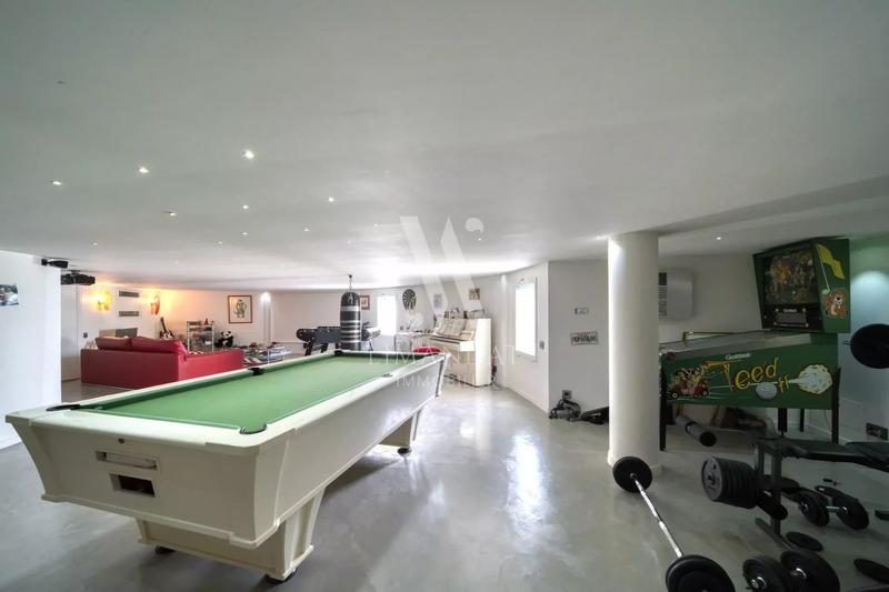 Appartement - 330 m² - 6 pièces