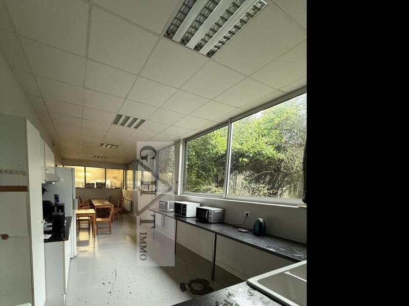 Entrepôt - 1 130 m²